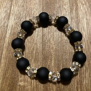 Black and crystal beads bracelet